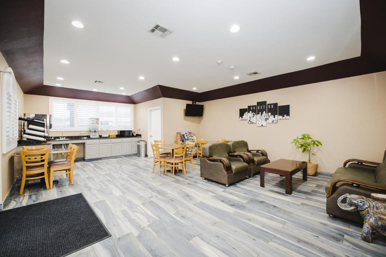 Sapphire Inn & Suites Ченелвью Екстер'єр фото
