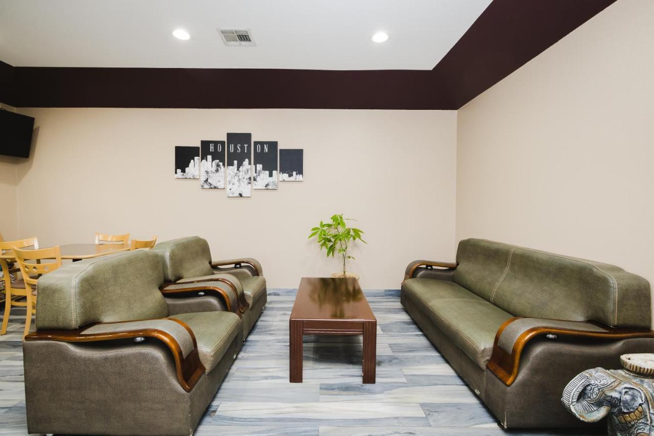 Sapphire Inn & Suites Ченелвью Екстер'єр фото